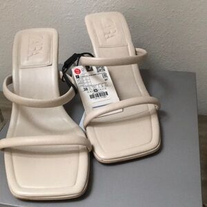 ARA Women's Cream Sandals